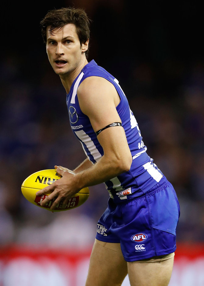 AFL 2016 Rd 09 - North Melbourne v Carlton MELBOURNE, AUSTRALIA - MAY 21: Farren Ray of the Kangaroos in action in his first game for the Kangaroos during the 2016 AFL Round 09 match between the North Melbourne Kangaroos and the Carlton Blues at Etihad Stadium on May 21, 2016 in Melbourne, Australia. (Photo by Adam Trafford/AFL Media)